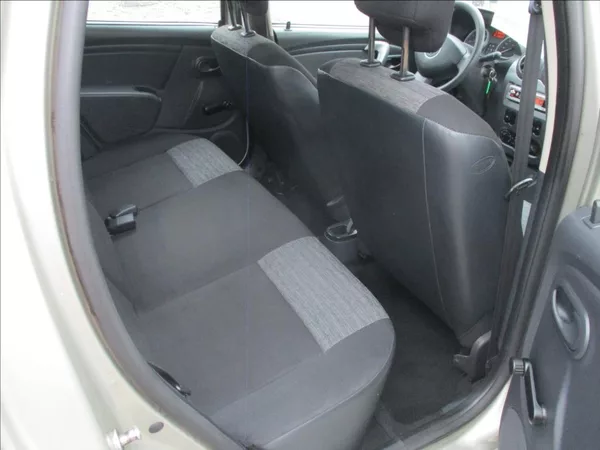 Dacia Duster 1,6 i 16V, servis,klimatizace, - foto 11