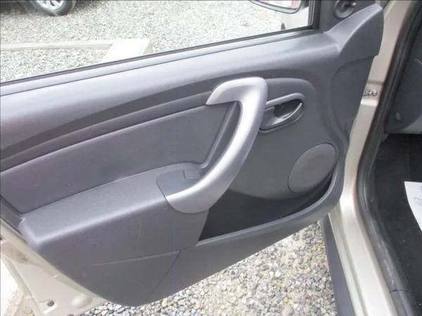 Dacia Duster 1,6 i 16V, servis,klimatizace, - foto 18