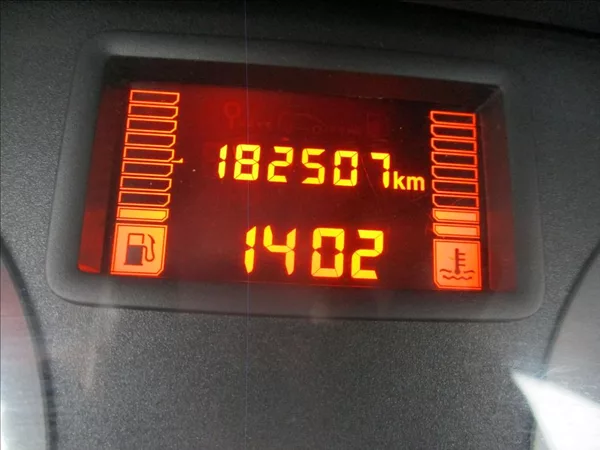 Dacia Duster 1,6 i 16V, servis,klimatizace, - foto 19