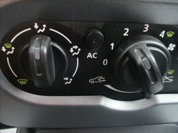 Dacia Duster 1,6 i 16V, servis,klimatizace, - foto 22