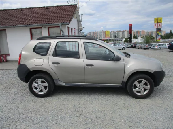 Dacia Duster 1,6 i 16V, servis,klimatizace, - foto 4