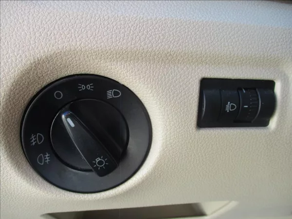 Škoda Fabia 1,2 TSI, Elegance,klima,servis - foto 23