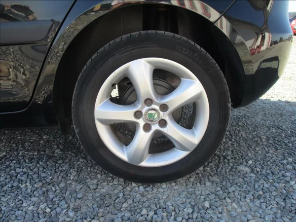 Škoda Fabia 1,2 TSI, Elegance,klima,servis - foto 25