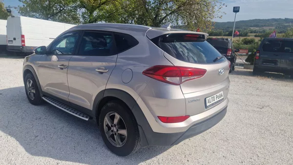 Hyundai Tucson 1,7 CRdi 16V - foto 4