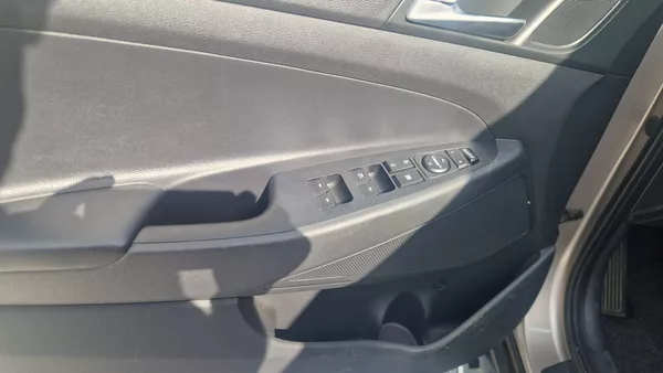 Hyundai Tucson 1,7 CRdi 16V - foto 9