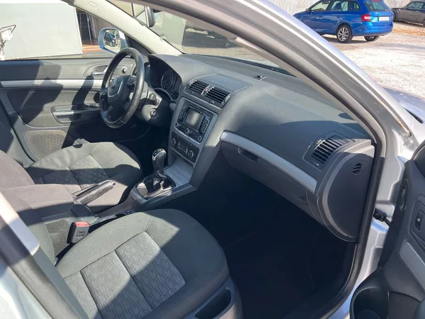 Škoda Octavia 2.0 TDi - foto 12
