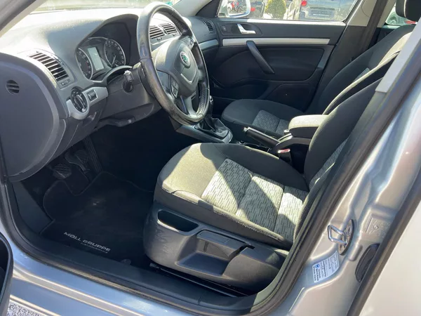 Škoda Octavia 2.0 TDi - foto 7