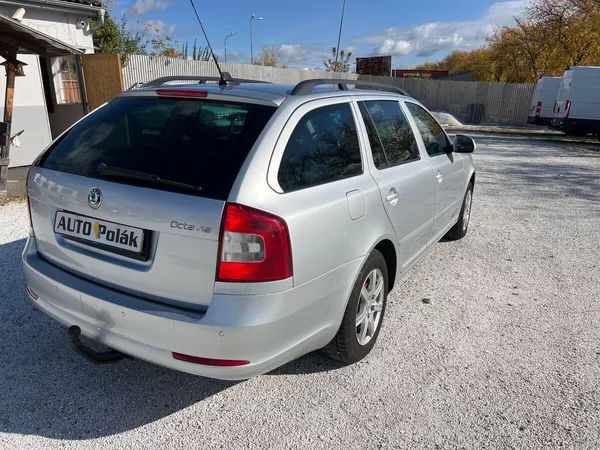 Škoda Octavia 2.0 TDi - foto 9