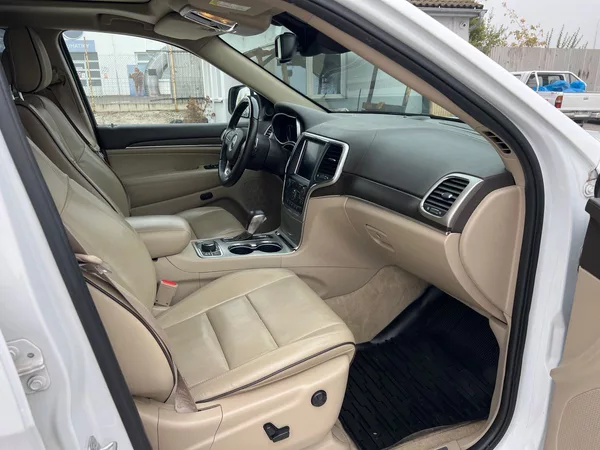 Jeep Grand Cherokee 3,0 CRDi - foto 10