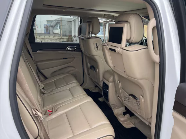 Jeep Grand Cherokee 3,0 CRDi - foto 9