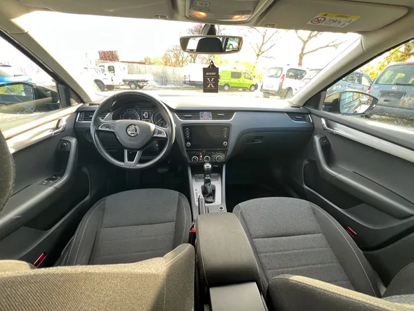 Škoda Octavia 2.0 TDi - foto 8