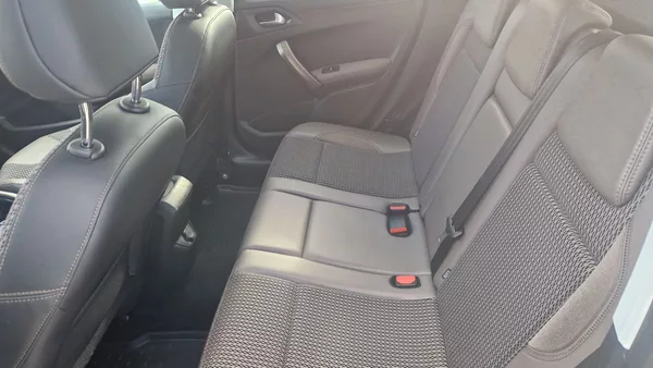 Peugeot 2008 1,6 HDI - foto 10