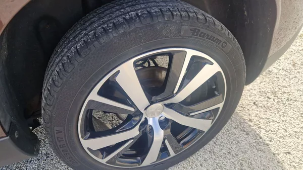Peugeot 2008 1,6 HDI - foto 14