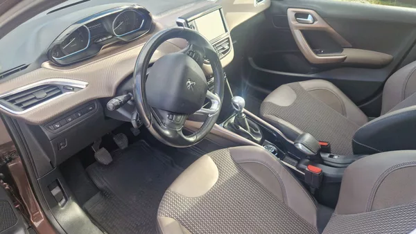 Peugeot 2008 1,6 HDI - foto 7