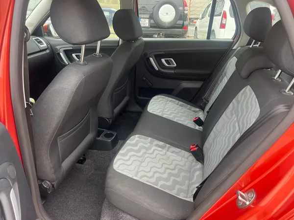 Škoda Fabia 1.2 12V HTP 51kW Ambiente Comb - foto 8