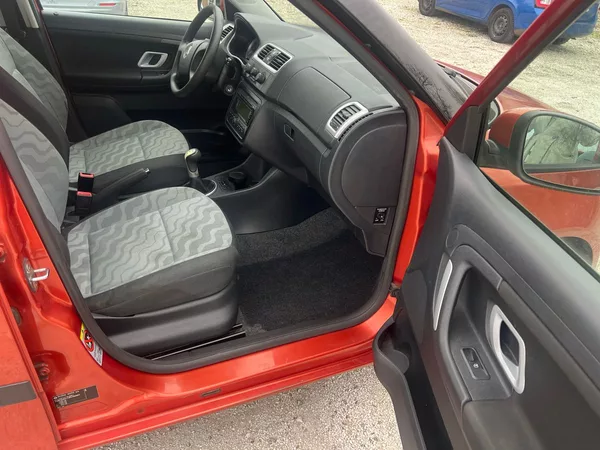 Škoda Fabia 1.2 12V HTP 51kW Ambiente Comb - foto 9