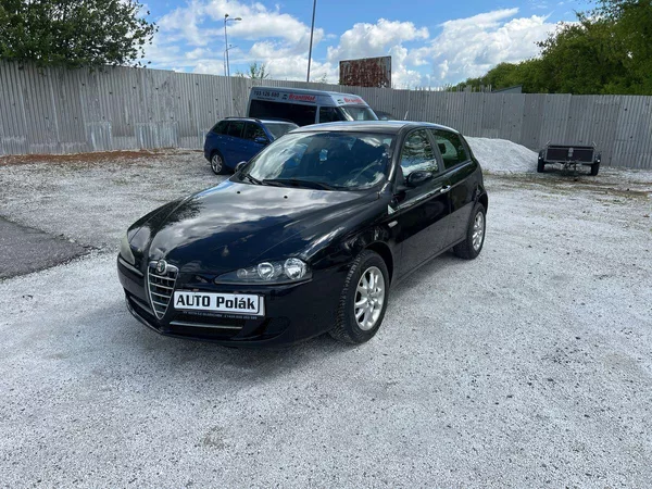Alfa Romeo 147 1,6 16 V - foto 10