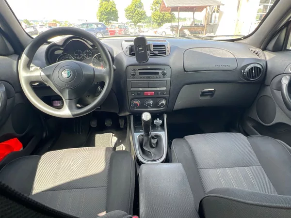 Alfa Romeo 147 1,6 16 V - foto 7