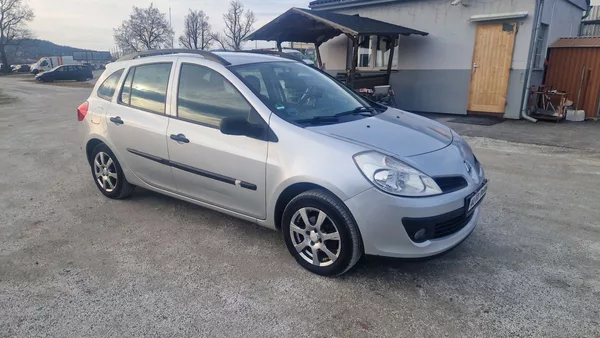 Renault Clio 1,5 dci - foto 2