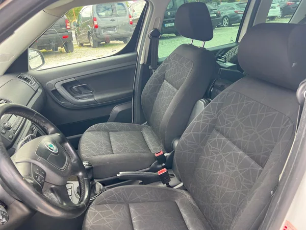 Škoda Roomster 1.2 TSI - foto 11