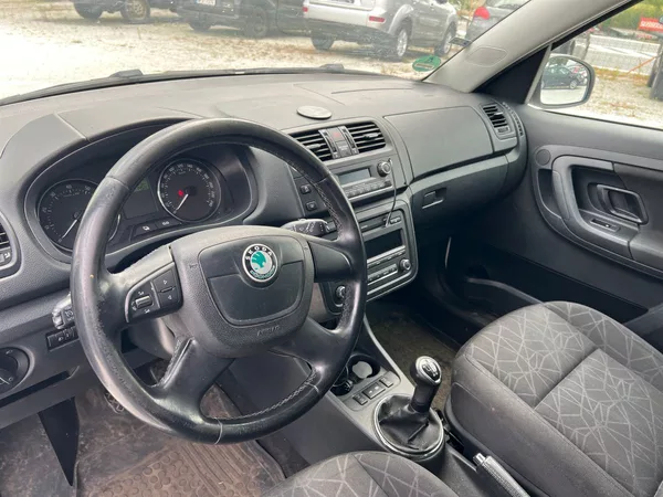 Škoda Roomster 1.2 TSI - foto 12