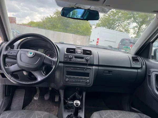 Škoda Roomster 1.2 TSI - foto 13