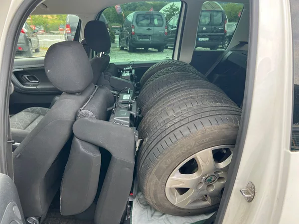 Škoda Roomster 1.2 TSI - foto 15