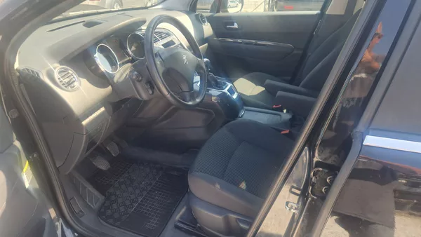 Peugeot 5008 1,6 HDI - foto 7