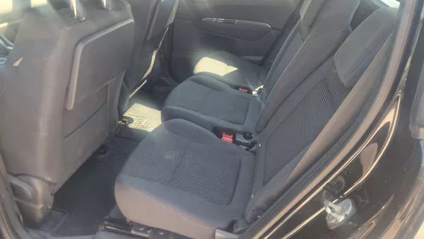 Peugeot 5008 1,6 HDI - foto 8
