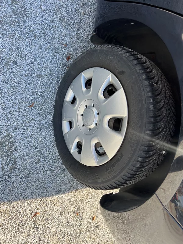 Škoda Fabia 1.2 HTP - foto 14
