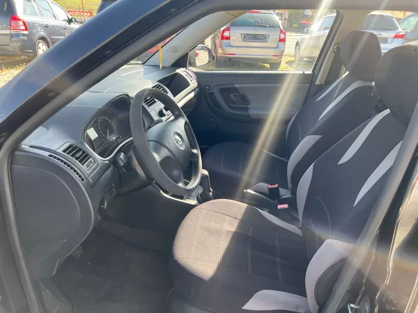 Škoda Fabia 1.2 HTP - foto 7