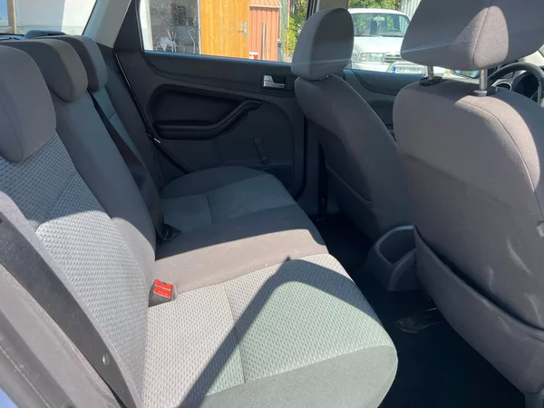 Ford Focus 1.8 i - foto 14