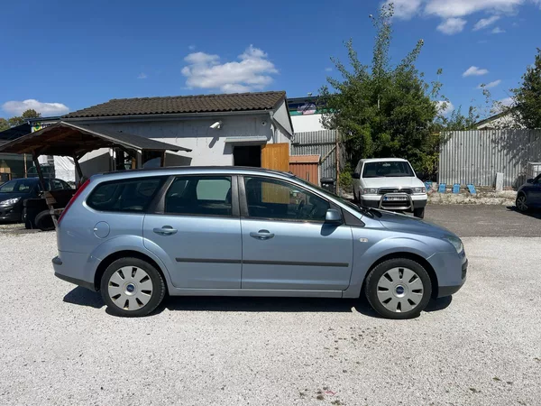 Ford Focus 1.8 i - foto 2