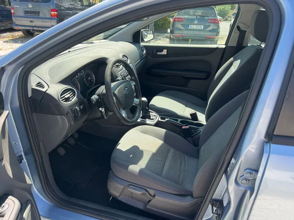 Ford Focus 1.8 i - foto 5