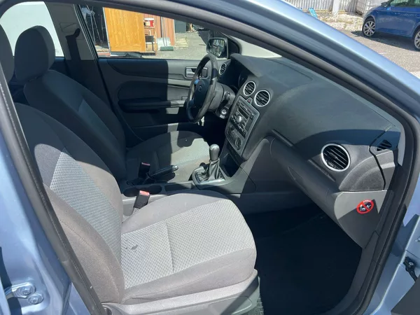 Ford Focus 1.8 i - foto 7