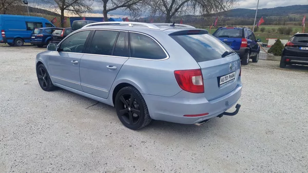Škoda Superb 2.0 TDI CR DPF 125kW 4x4 Elega - foto 5