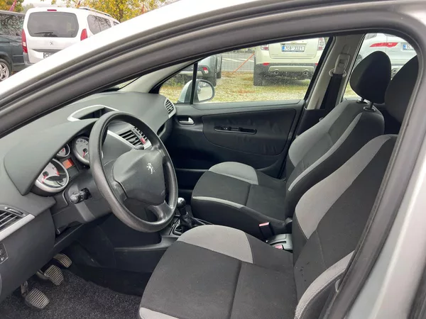 Peugeot 207 1.4 16V - foto 5