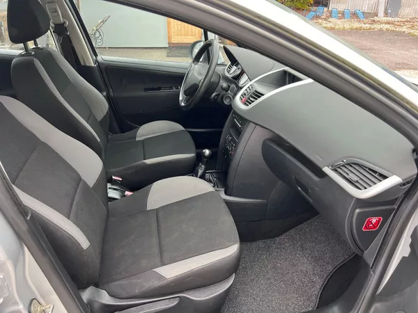 Peugeot 207 1.4 16V - foto 7