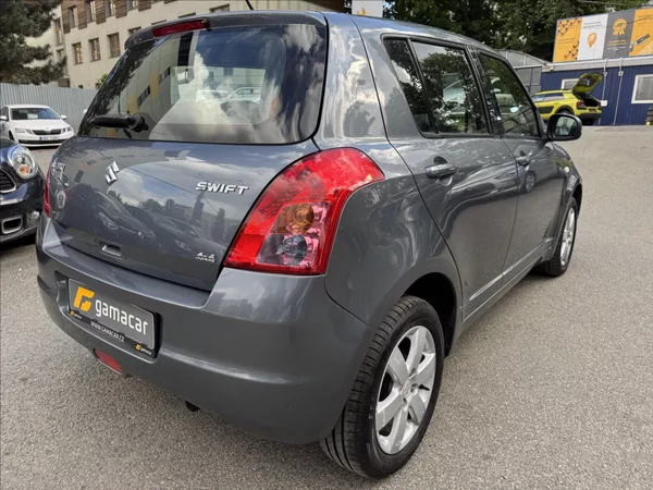 Suzuki Swift 1,3 4X4+KRASNÝ STAV - foto 10