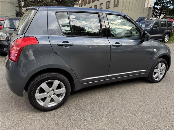 Suzuki Swift 1,3 4X4+KRASNÝ STAV - foto 12
