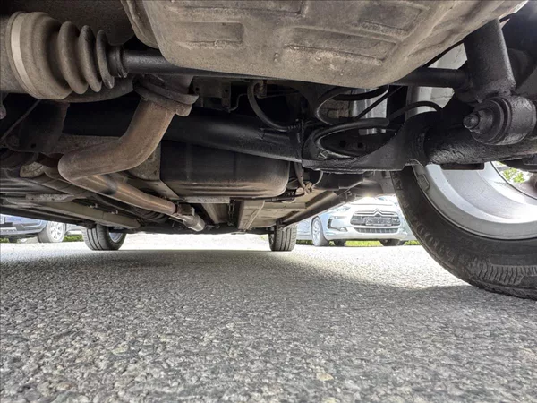 Suzuki Swift 1,3 4X4+KRASNÝ STAV - foto 21