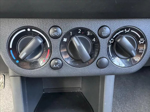 Suzuki Swift 1,3 4X4+KRASNÝ STAV - foto 32