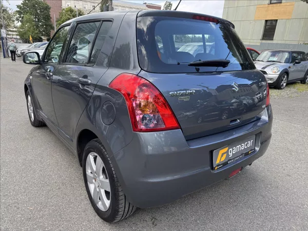 Suzuki Swift 1,3 4X4+KRASNÝ STAV - foto 6
