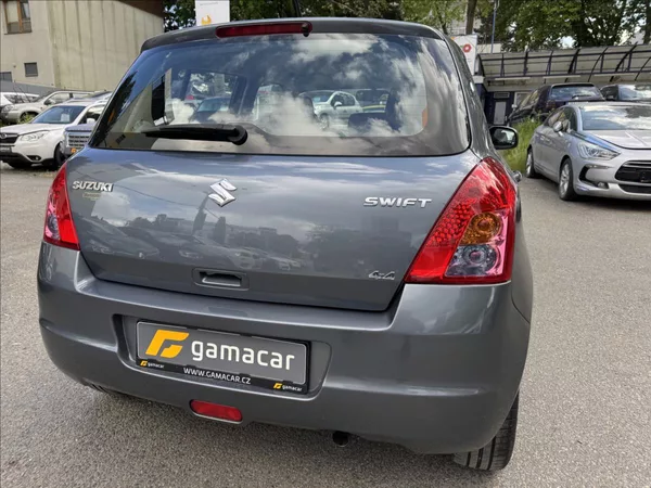 Suzuki Swift 1,3 4X4+KRASNÝ STAV - foto 9