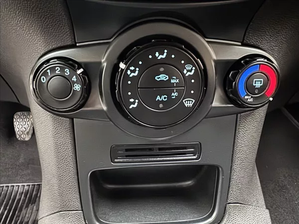 Ford Fiesta 1,4 NOVÉ LPG+NOVE ROZVODY !! - foto 31
