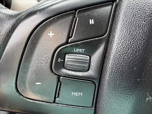 Citroën C4 Cactus 1,6 BlueHDi 100 Feel - foto 37