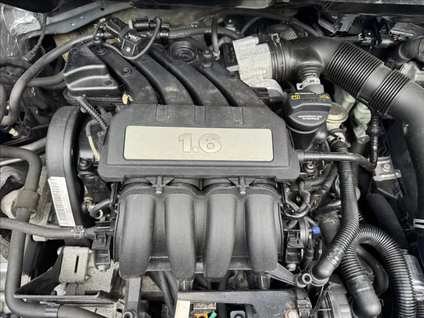 Volkswagen Touran 1,6 LPG+BEZ KOROZE TOP !!! - foto 21