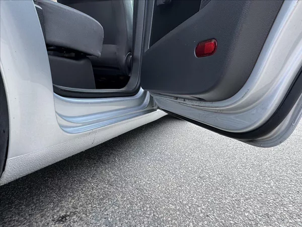 Volkswagen Touran 1,6 LPG+BEZ KOROZE TOP !!! - foto 29