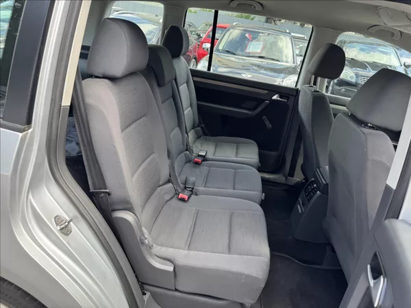 Volkswagen Touran 1,6 LPG+BEZ KOROZE TOP !!! - foto 40
