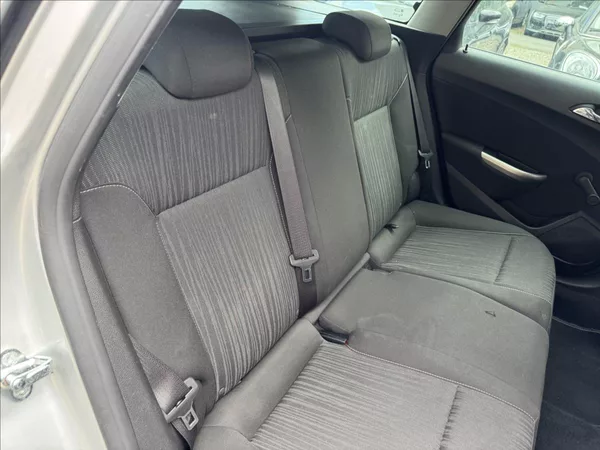 Opel Astra 1,7 BEZ KOROZE+SERVIS JEN - foto 33